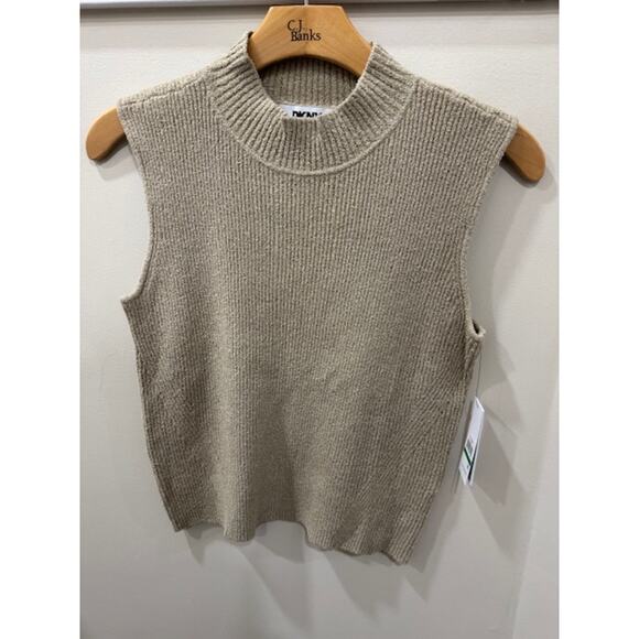 DKNY Sweater Vest - Picture 1 of 2